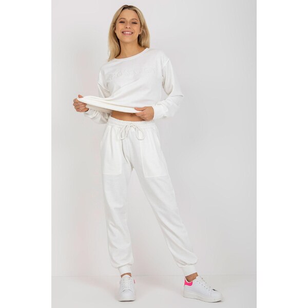 MladaModa Tepláková súprava model 64205 farba ecru 46491026