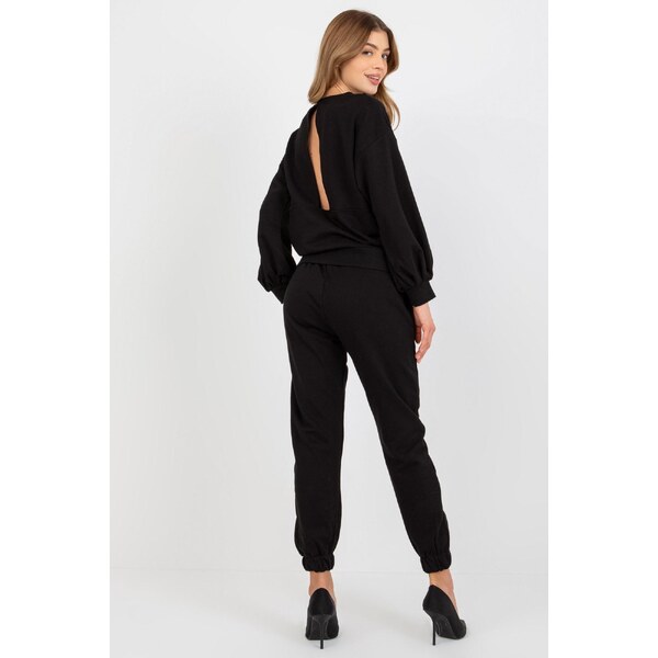 MladaModa Tepláková súprava s výrezom na chrbte model 63726 čierna 46491036