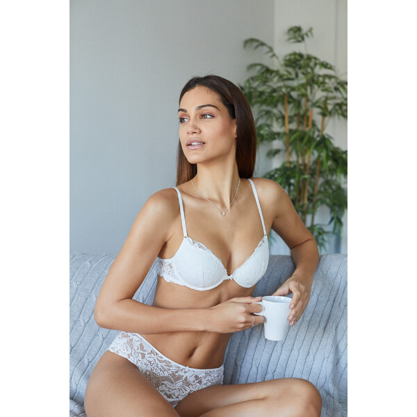 womensecret BEAUTIFUL Biela vystužená čipkovaná podprsenka 45859051