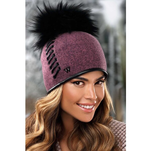KRUMLOVANKA Zimná dámska čiapka s brmbolcom zdobená opaskom W-0732 66882015