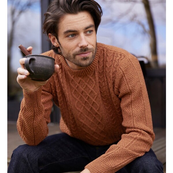 Pulóver s írskym vzorom a okrúhlym výstrihom medený melír 086 48077582