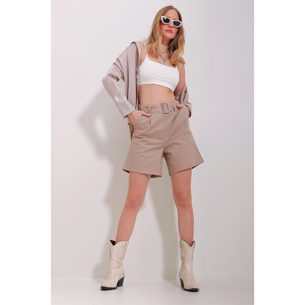 Trend Alaçatı Stili Womens Beige Double Pocket Waist Belted Gabardine 50573501