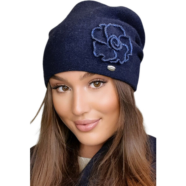 Kamea Tmavomodrá dámska čiapka s kvetom Inka, Farba tmavomodrá 49093821