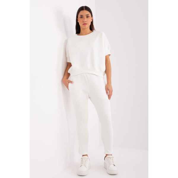 MladaModa Tepláková súprava s nášivkou na mikine model 86141 farba 50304323