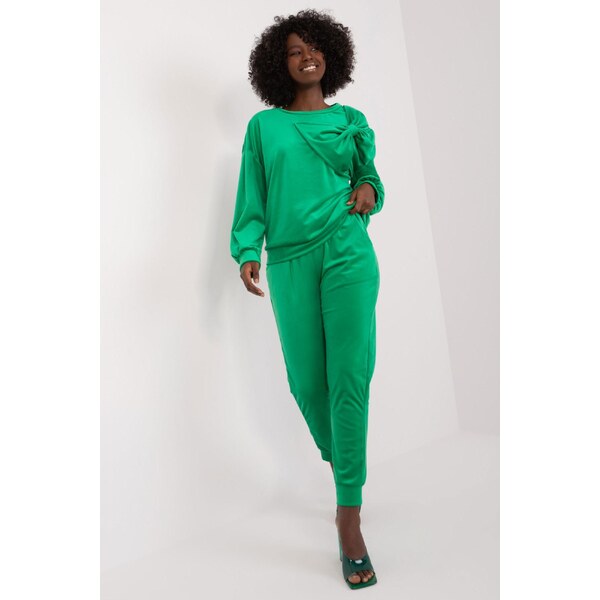 MladaModa Velúrová tepláková súprava s mašľou model 83114 zelená 50304326