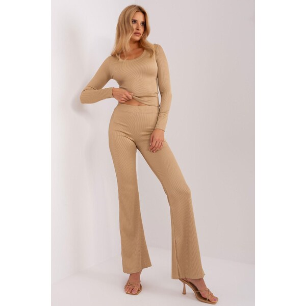 MladaModa Súprava z vrúbkovaného materiálu model 77903 farba camel 50304453