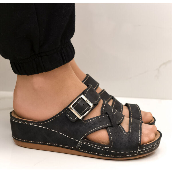 JOHN-C Dámske čierne klinové šľapky ALISA 50420575