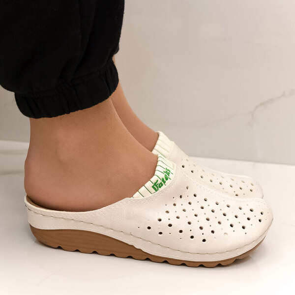 JOHN-C Dámske biele klinové šľapky KORTNEY 50420588