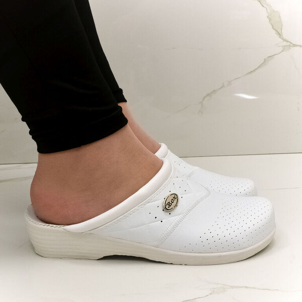 JOHN-C Dámske biele klinové šľapky ELLIS 51169426