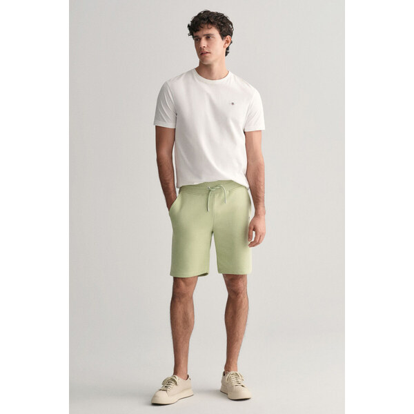 TEPLÁKOVÉ ŠORTKY GANT REG SHIELD SWEAT SHORTS MILKY MATCHA 48836857