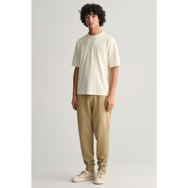 TEPLÁKY GANT LOGO SCRIPT JERSEY PANTS DRIED KHAKI 48836918