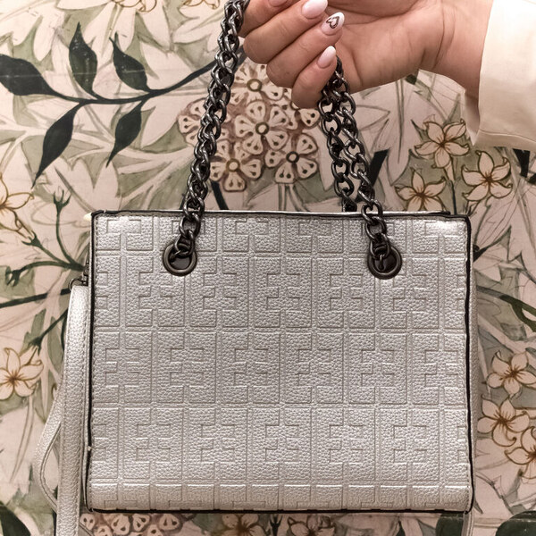 JOHN-C Dámska strieborná kabelka LUCIANA 52430279