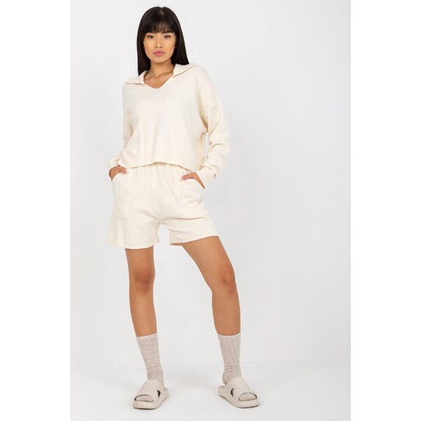 MladaModa Krátka svetrová súprava so šortkami model 37523 farba ecru 52612648
