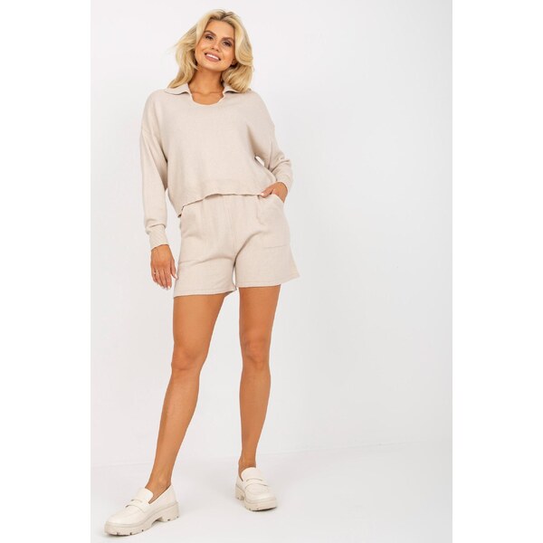 MladaModa Krátka svetrová súprava so šortkami model 37523 svetlá 52612649