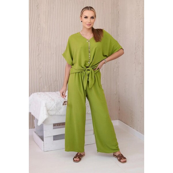 MladaModa Komplet nohavíc a blúzky s gombíkmi model 5963 farba kiwi 53200346