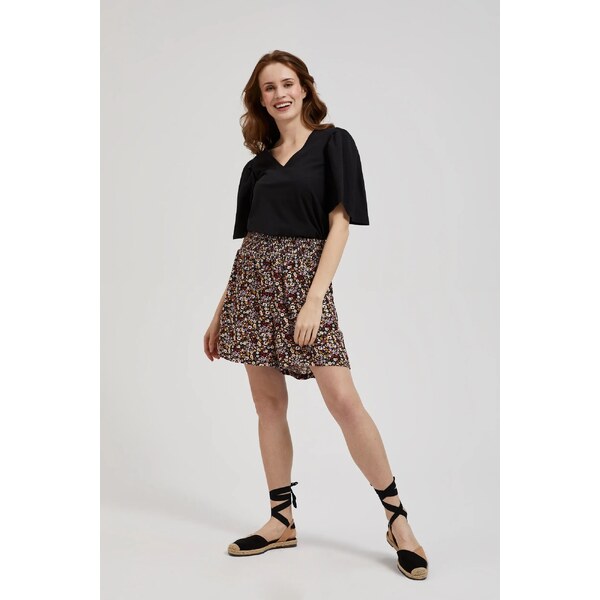 Womens shorts with floral pattern MOODO - black 53408247