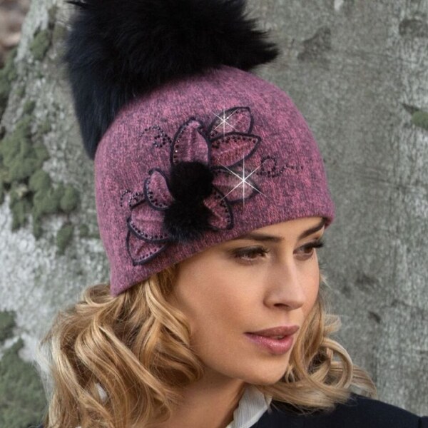 KRUMLOVANKA Zimná dámska čiapka s brmbolcom W-0782/506M staroružový 60532904