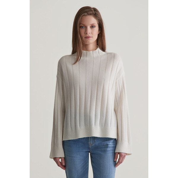 SVETER GANT WIDE RIBBED WOOL STAND COLLAR CREAM 57512094