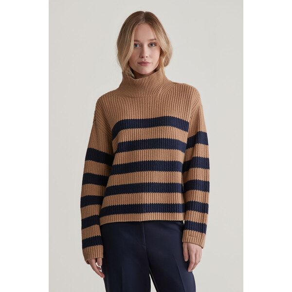 SVETER GANT BRETON STAND COLLAR CARAMEL BEIGE 57512096