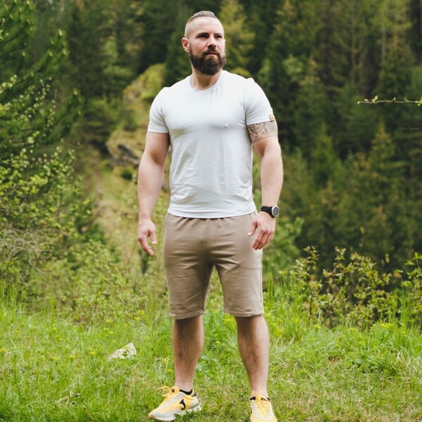 TERMOVEL Pánske béžové voľnočasové kraťase 57914970