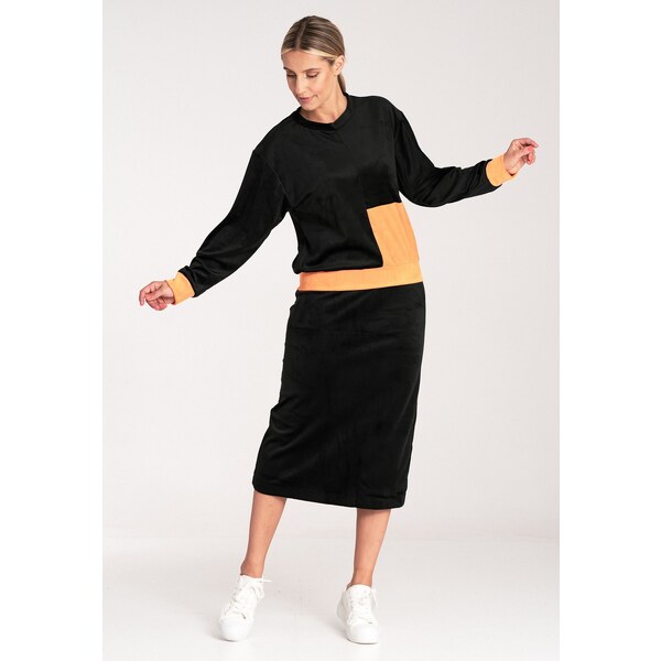 FIGL Dámsky čierny velúrový set mikiny a sukne M1036 black 58321587