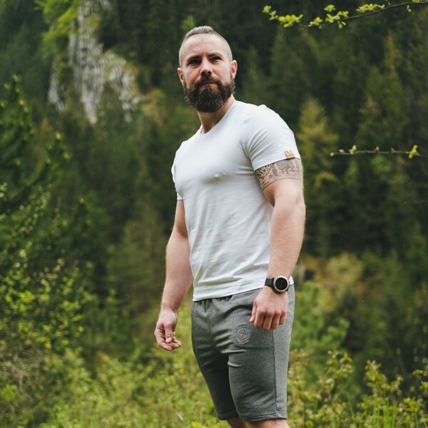 TERMOVEL Tmavosivé pánske melírované športové kraťase 57962934