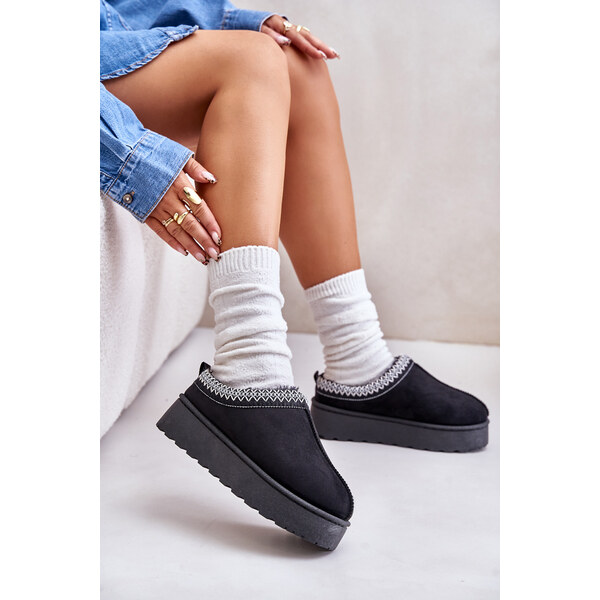 Boto Womens snow boots on a platform insulated with fur black remenia 60157660