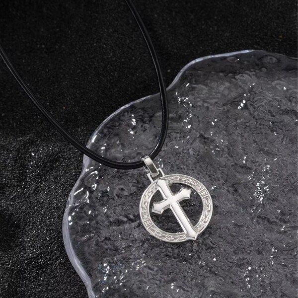 MAJYA Strieborný prívesok KRÍŽ s koženou čiernou šnúrkou 55 cm | šírka 64582288