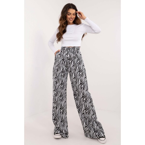 MladaModa 2-dielna súprava topu a nohavíc so zvieracím motívom model 60493656