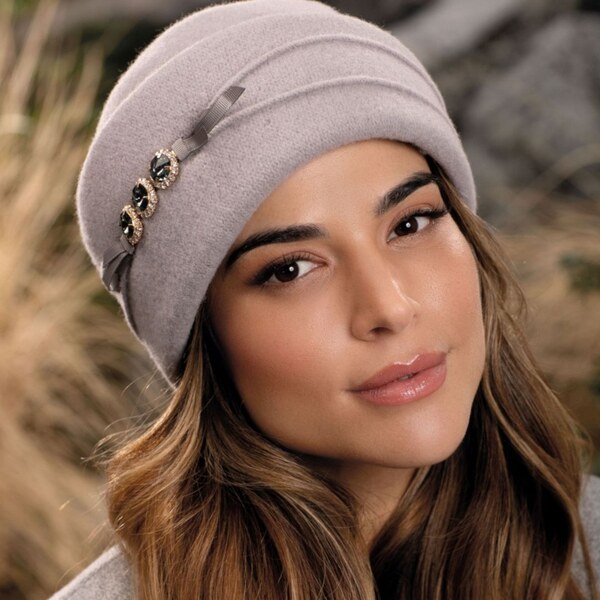 KRUMLOVANKA Dámska zimná čiapka W-0127/529 sivá 60505044