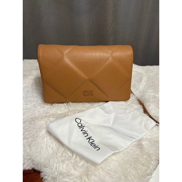 Dámska Kabelka CALVIN KLEIN RE-LOCK QUILT crossbody 60113455