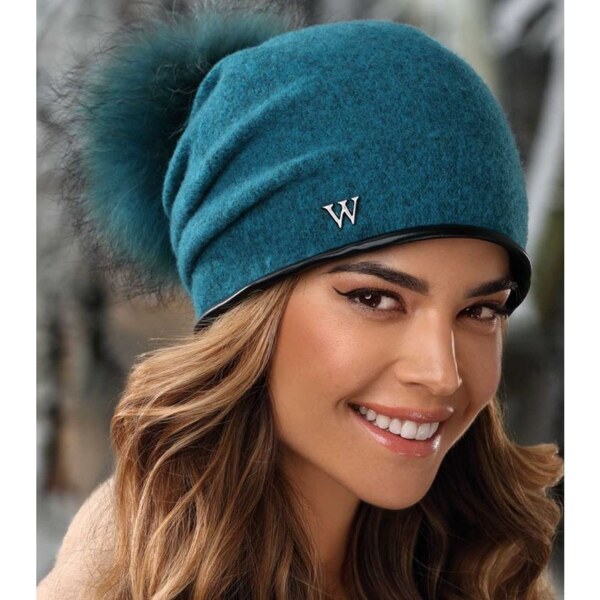 KRUMLOVANKA Azúrová vlnená čiapka s brmbolcom W-0598/733 60527652