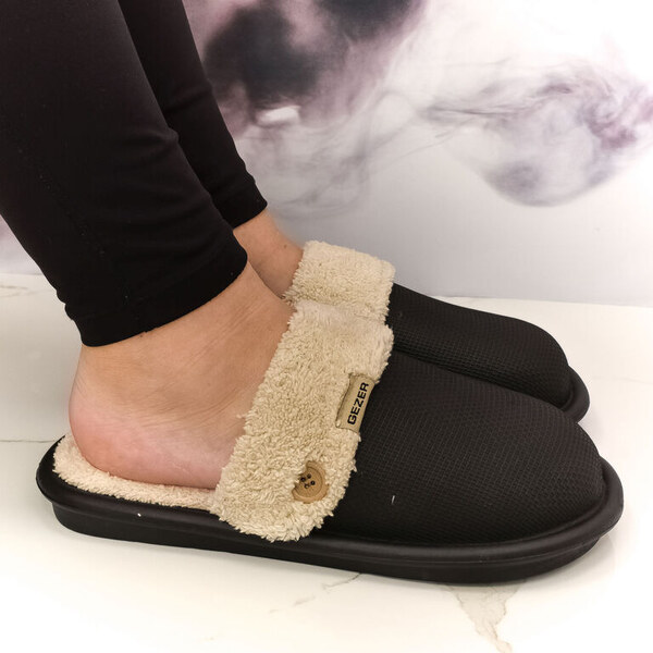 Dámske čierne zateplené papuče GEZER Button Comfort 60776195