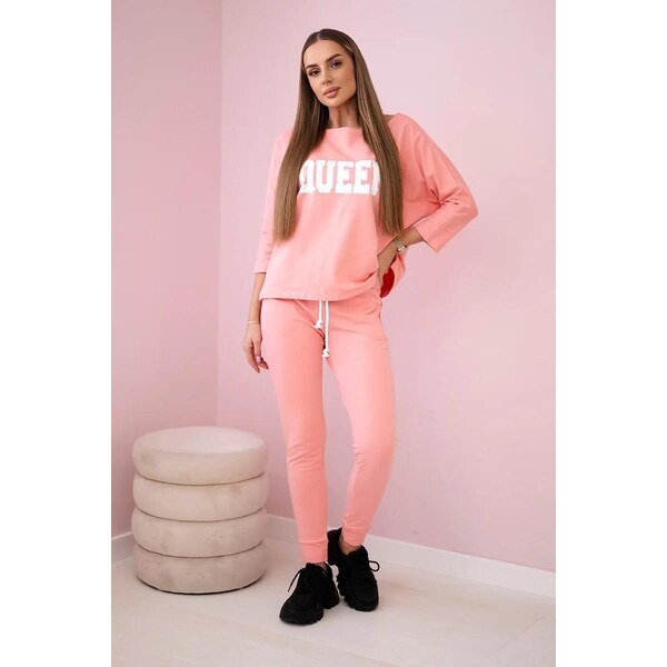 MladaModa Tepláková súprava s nápisom Queen model 66977 marhuľová 32329695