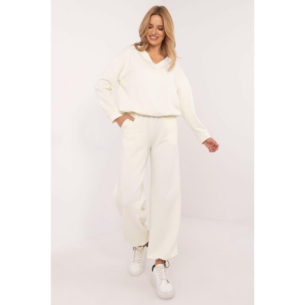 MladaModa Tepláková súprava s véčkovým výstrihom model 77244 farba 62554532