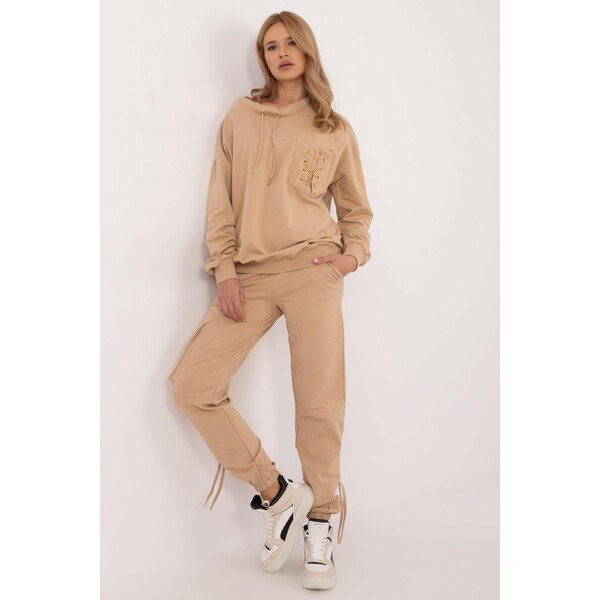 MladaModa Tepláková súprava s ozdobnými retiazkami model 27808 farba 62554647