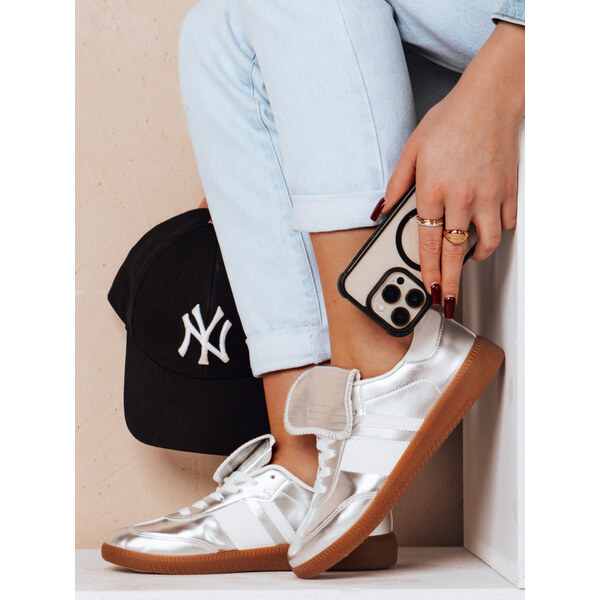 BASIC Dámske strieborné tenisky s plochou gumovou podrážkou SNIKARI 62110454