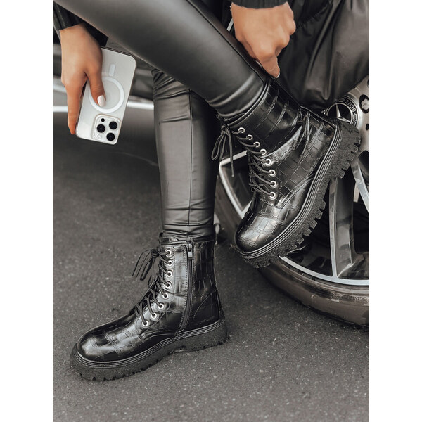 BASIC Čierne workery s imitáciou krokodílej kože TENTIS ZY0442 47889028