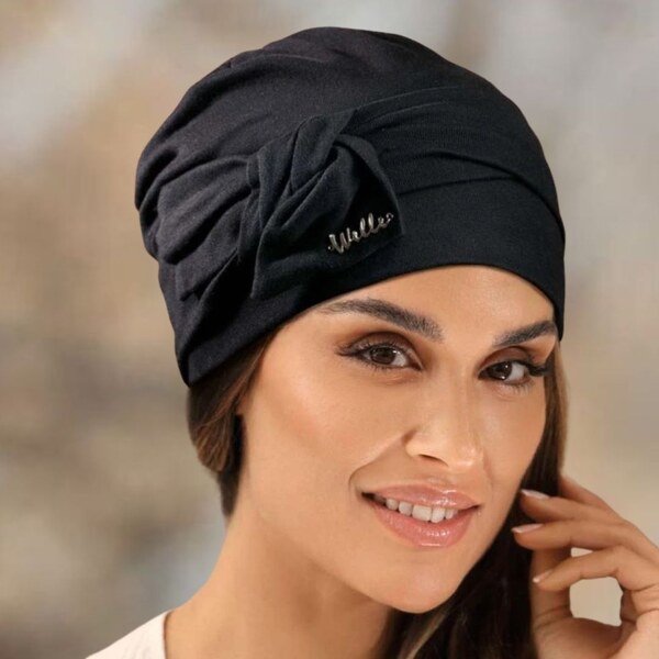 KRUMLOVANKA Dámska bavlnená čiapka s mašľou W-0766/018 čierna 62262041