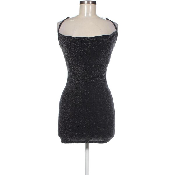 Šaty Pretty Little Thing 62331774