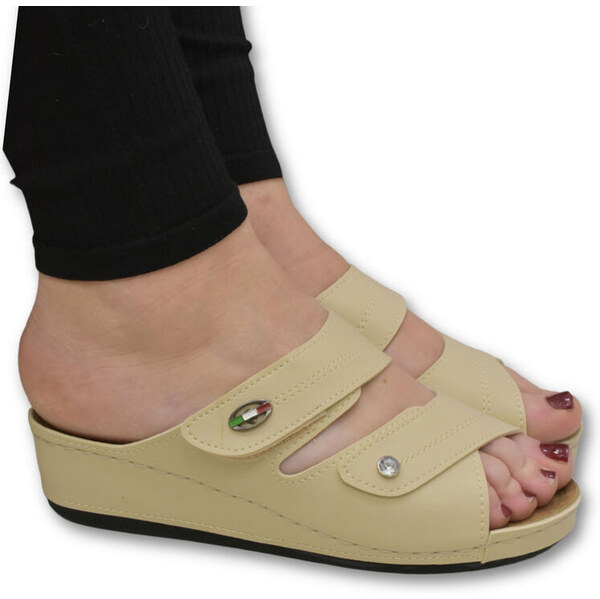 JOHN-C Dámske béžové klinové šľapky GLORY 62643778