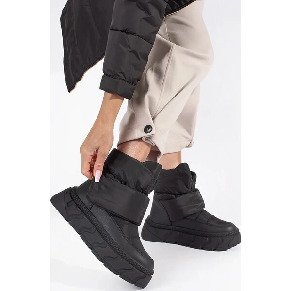 BASIC Čierne zateplené dámske snehule a hrubej podrážke JJ72B 58321598