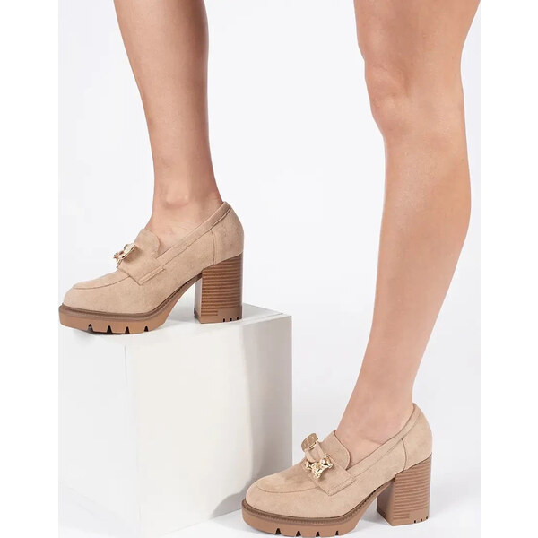 BASIC Béžové dámske poltopánky na podpätku s kovovou ozdobou NS537P-KH 58359599