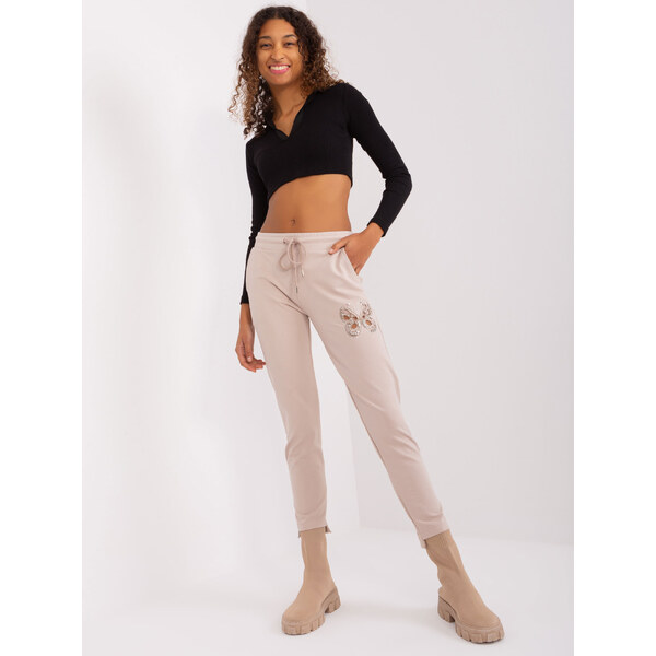 RELEVANCE Svetlobéžové tepláky s kamienkovým motýľom -RV-DR-8835.10 57954470