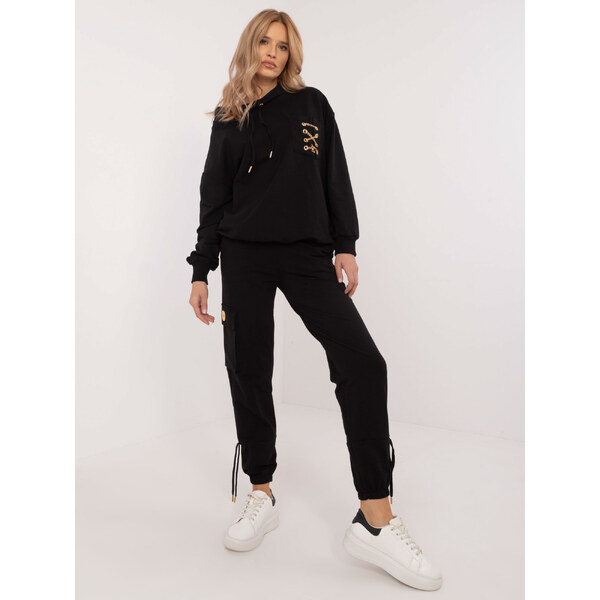 Calimera Čierna dámska tepláková súprava s ozdobnými retiazkami CLM 60496106