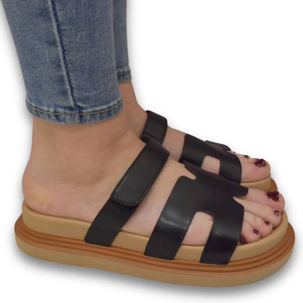 JOHN-C Dámske čierne šľapky na platforme URBANA 62999007