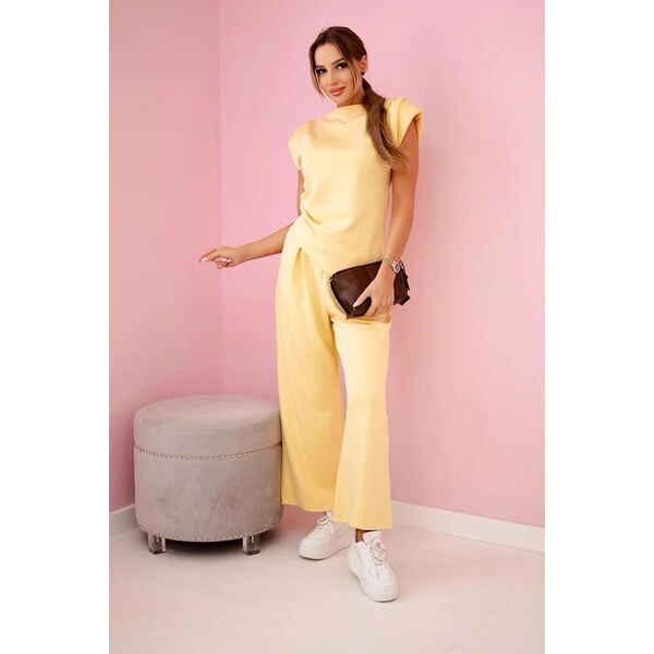 MladaModa Komplet asymetrickej blúzky a nohavíc model 7349 svetlý žltý 62639713