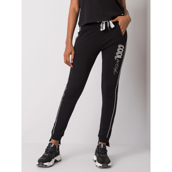 RELEVANCE Čierne dámske tepláky s potlačou RV-DR-6499.27-black 57947972