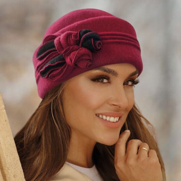 KRUMLOVANKA Dámska zimná čiapka W-0065/144 vínová 63773981