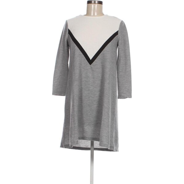 Šaty Stradivarius 63871426